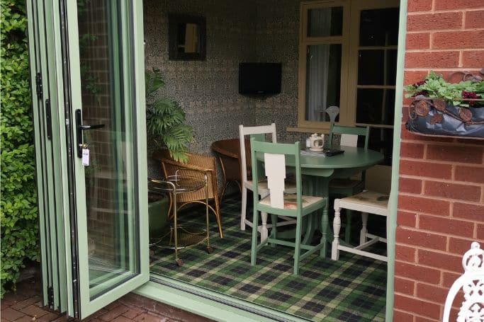 bi-fold doors colours